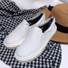 Mocasin blanco cosidos
