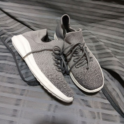 Zapatilla gris degrade